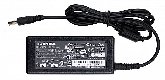 Блок питания (зарядное) Toshiba 5.5x2.5мм, 45W (19V, 2.37A) без сетевого кабеля