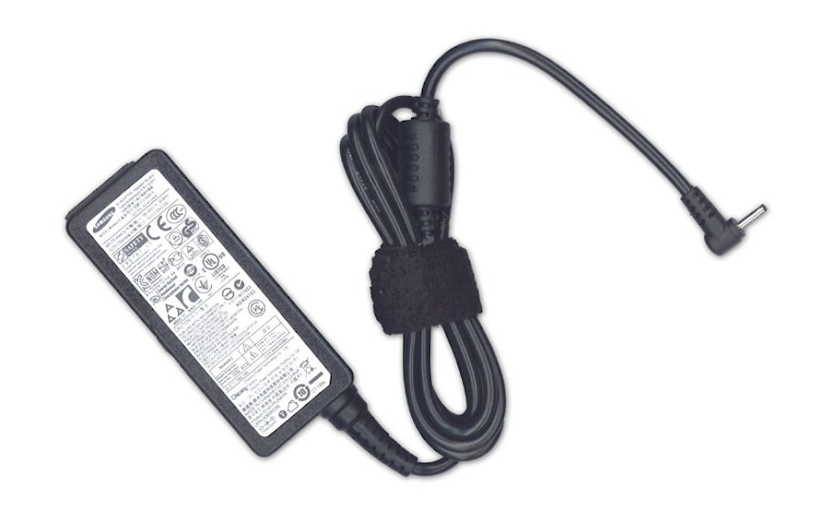 Блок питания (зарядное) Samsung 12V, 3.34A, 2.5x0.7мм, 40W, без сетевого кабеля, ORG