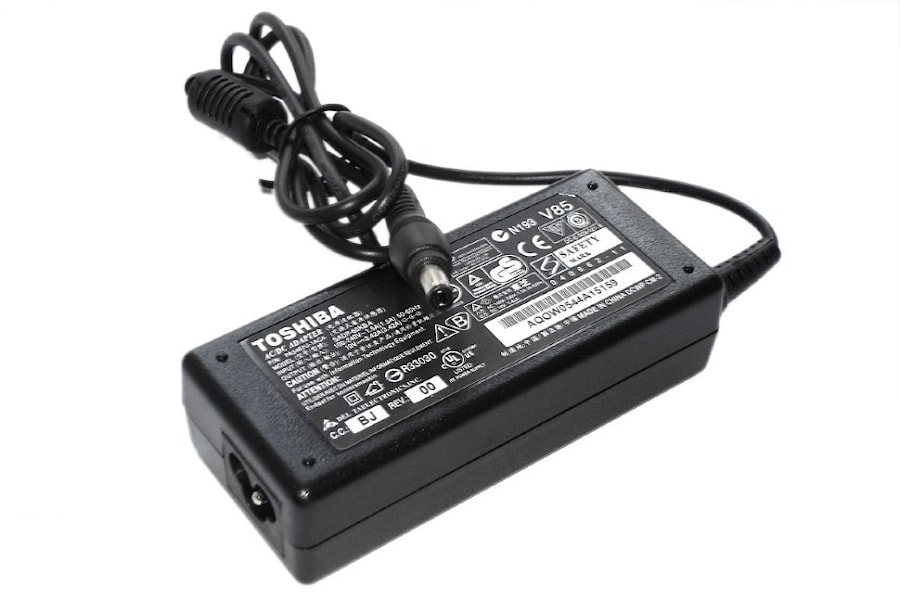 Блок питания (зарядное) Toshiba 19V, 3.42A, 5.5x2.5мм, 65W, без сетевого кабеля, ORG