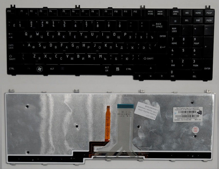 Клавиатура для ноутбука Toshiba Satellite A500, L500 черная, глянцевая, c подсветкой