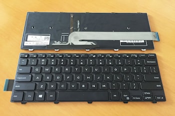 Клавиатура Dell Inspiron 14-3000, 14-5447, Latitude 3470 черная, с рамкой, с подсветкой