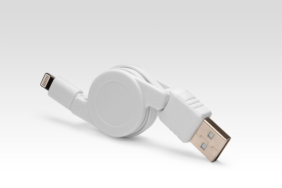 Выдвижной Lightning для подключения к USB Apple iPhone X, iPhone 8 Plus, iPhone 7 Plus, iPhone 6 Plus, iPad, iPod. Замена MD818ZM/A, MD819ZM/A. Белый.